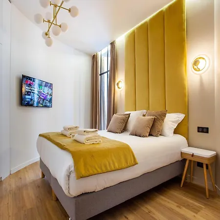 Live Like Real Parisians In The Heart Of Appartamento Parigi