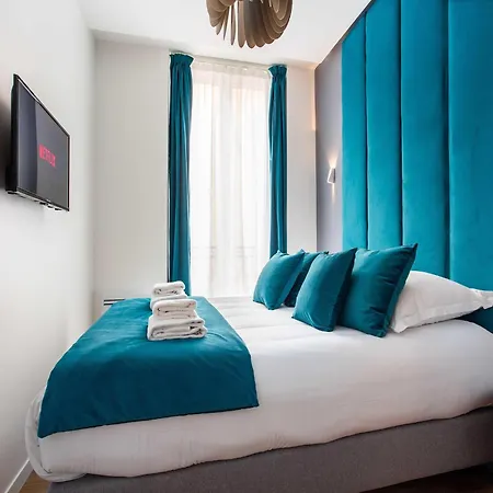 Live Like Real Parisians In The Heart Of