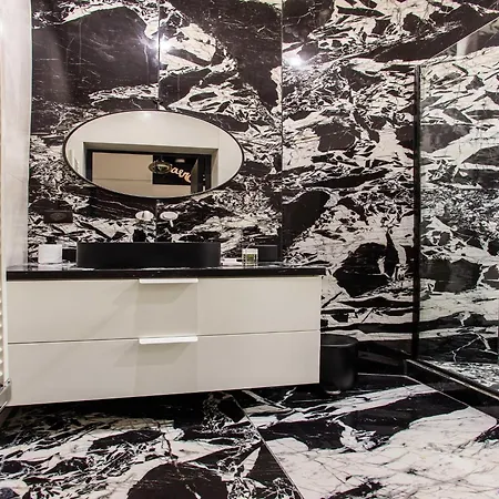Live Like Real Parisians In The Heart Of Parigi