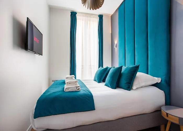 Live Like Real Parisians In The Heart Of
